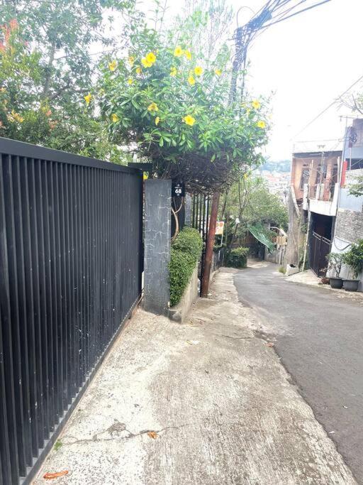 Grandma House In The Village With Back Garden * Bandung