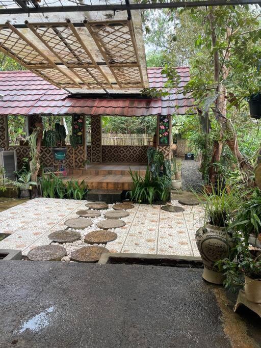 Grandma House In The Village With Back Garden Bandung